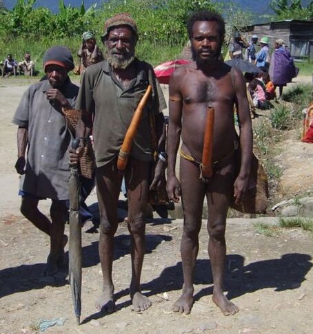 Hombres de tribus africanas