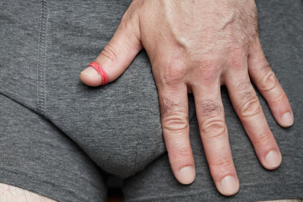 Los hombres a menudo visitan el deseo de agrandar la cabeza del pene.